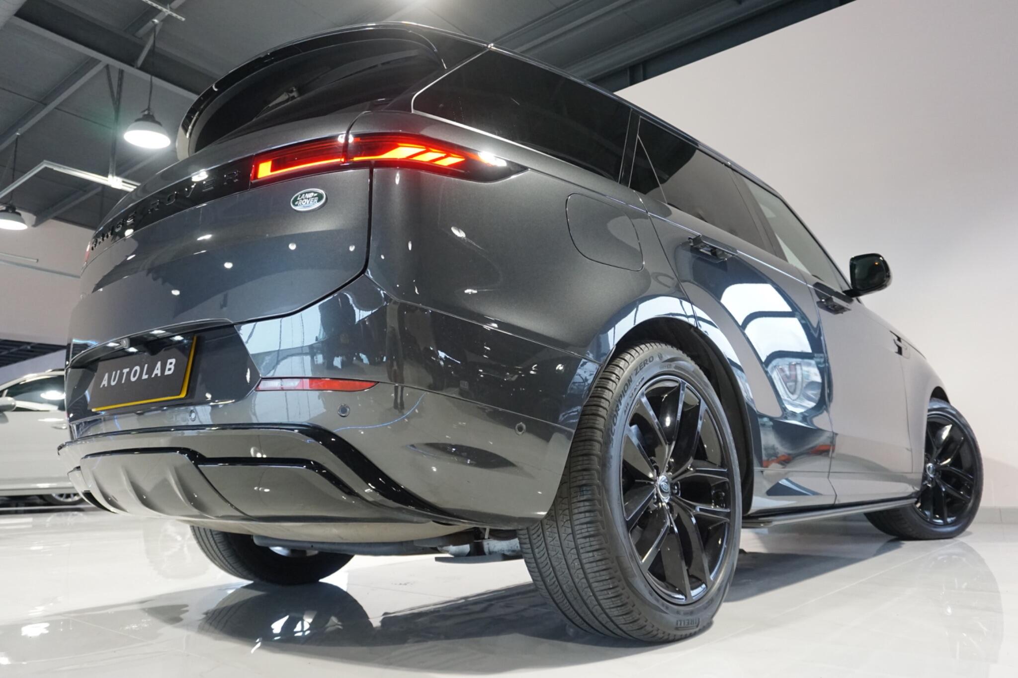 Land Rover Range Rover Sport 3.0 D300 MHEV Dynamic SE SUV 5dr Diesel Auto 4WD Euro 6 (s/s) (300 ps)